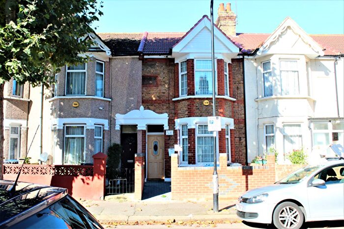 3 Bedroom Terraced House For Sale In Florence Road, Southall, UB2
