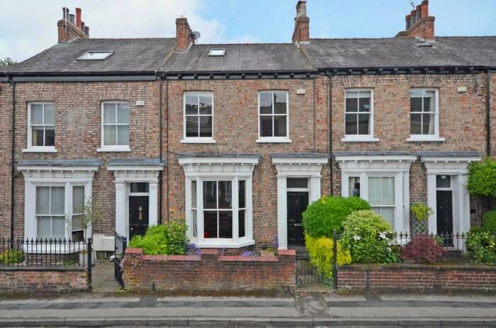 4 Bedroom Town House To Rent In St. John Street, York, North Yorkshire, YO31