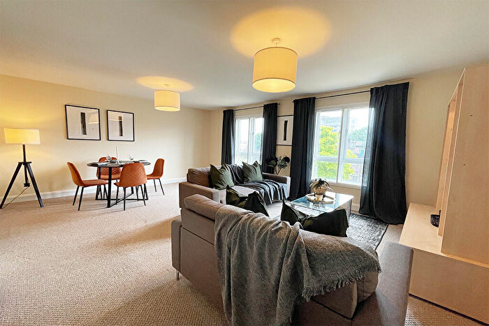 2 Bedroom Apartment To Rent In Kempton Court Durward Street, E1