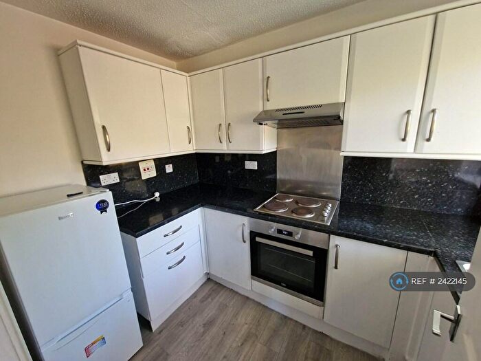 2 Bedroom Flat To Rent In Grandtully Drive, Glasgow, G12