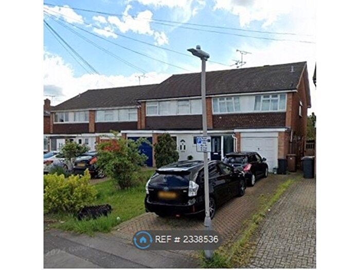 4 Bedroom Semi-Detached House To Rent In Chestnut Walk, Chelmsford, CM1