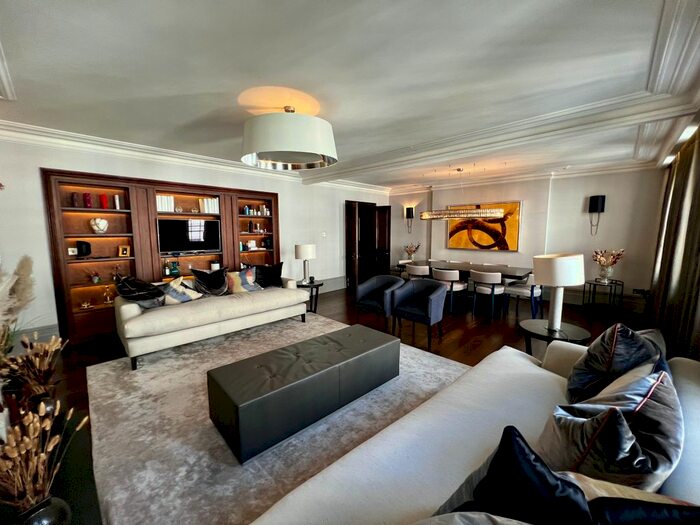 2 Bedroom Flat To Rent In Upper Brook Street, London, W1K