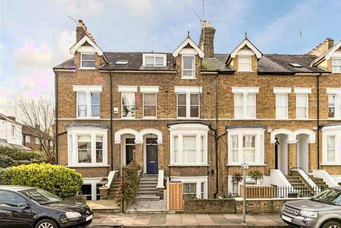 1 Bedroom Maisonette Flat To Rent In Halford Road, Richmond, TW10