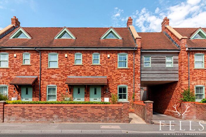 4 Bedroom Terraced House For Sale In Christchurch Road, Ringwood, BH24