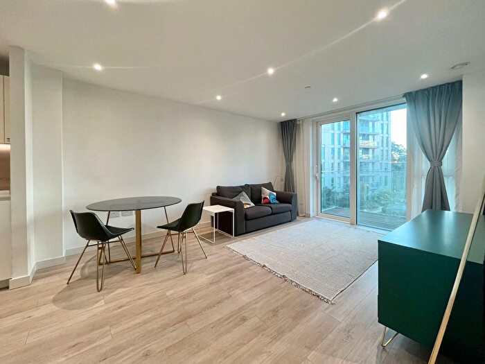 1 Bedroom Flat To Rent In Newnton Close, London, N4