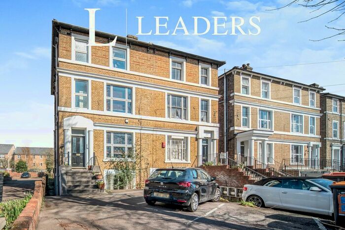 2 Bedroom Flat To Rent In Ashburnham Road, Bedford, MK40