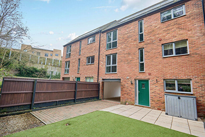 4 Bedroom Town House To Rent In The Nest, Norwich, NR1