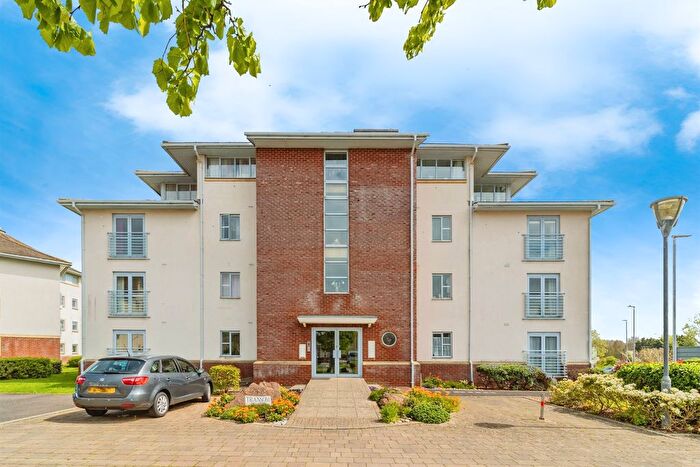 2 Bedroom Flat For Sale In Trinity Way, Minehead, TA24