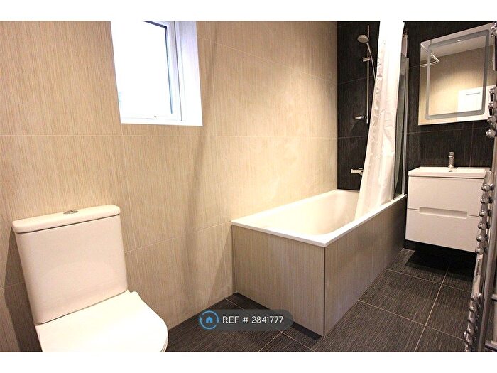 3 Bedroom Flat To Rent In Eastbourne Avenue, London, W3