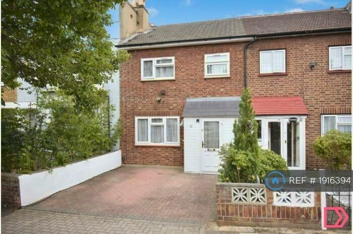 3 Bedroom Terraced House To Rent In Kingswood Road, Penge, SE20