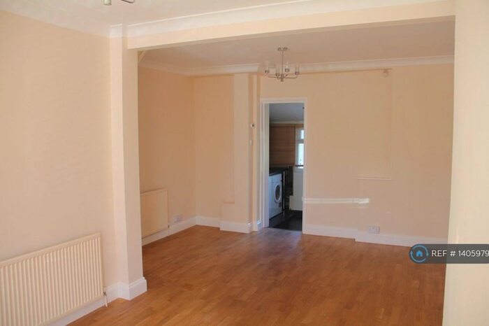 2 Bedroom Terraced House To Rent In Burnt Oak Lane, Sidcup, DA15