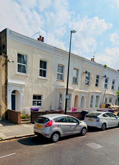 4 Bedroom Town House To Rent In Bow Common Lane, Bow, Mile End, Stepney Green, London, E3