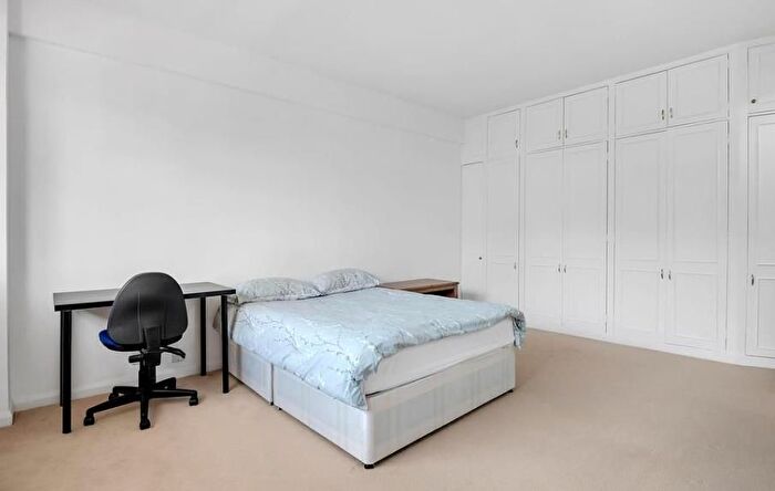Studio To Rent In George Street, Paddington, London, W1H