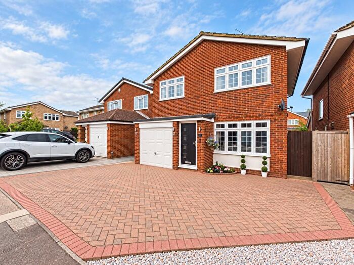 4 Bedroom Detached House For Sale In Willow Hill, Stanford-Le-Hope, Thurrock, Essex, SS17