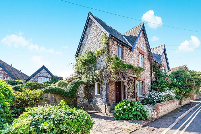 3 Bedroom Semi-Detached House To Rent In Bradford Street, BN21