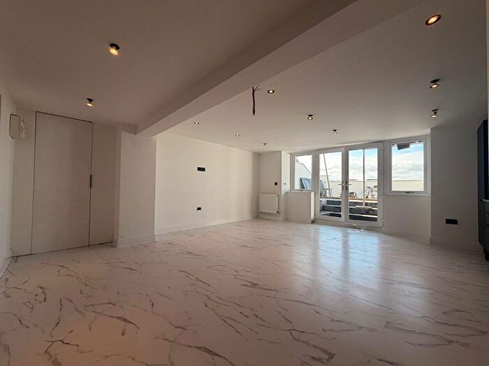 2 Bedroom Flat To Rent In Sandgate Esplanade, Sandgate, CT20