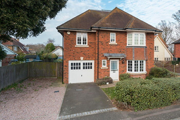 4 Bedroom Detached House For Sale In Upton Grange, Broadstairs, CT10