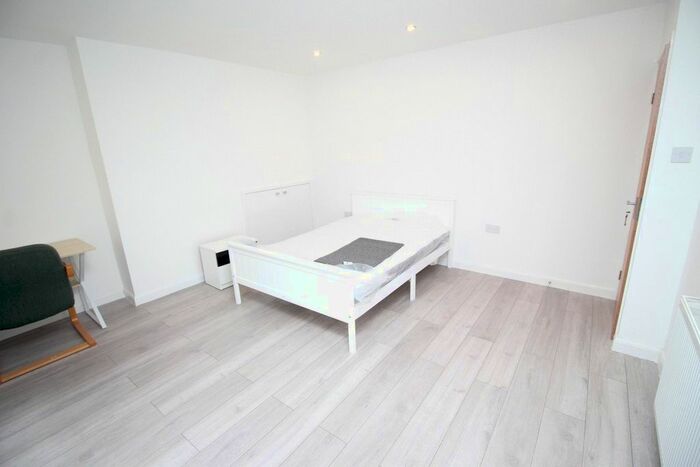 4 Bedroom Detached House To Rent In Charles Street, Portsmouth, Hampshire, PO1