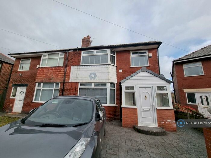 3 Bedroom Semi-Detached House To Rent In Jasmine Avenue, Droylsden, Manchester, M43