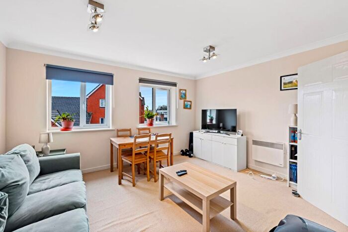 2 Bedroom Flat For Sale In Tower Close, East Grinstead, RH19