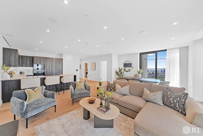 3 Bedroom Flat For Sale In Menara Point, Affinity View, Twelvetrees Park, E16