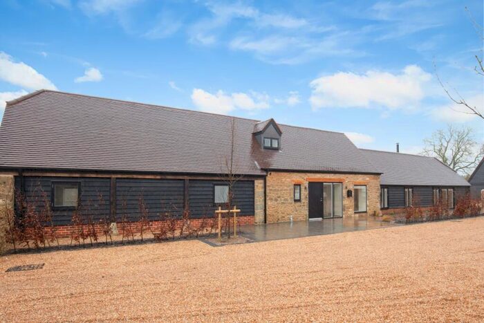 4 Bedroom Barn To Rent In Leys Road, Oxford, OX2