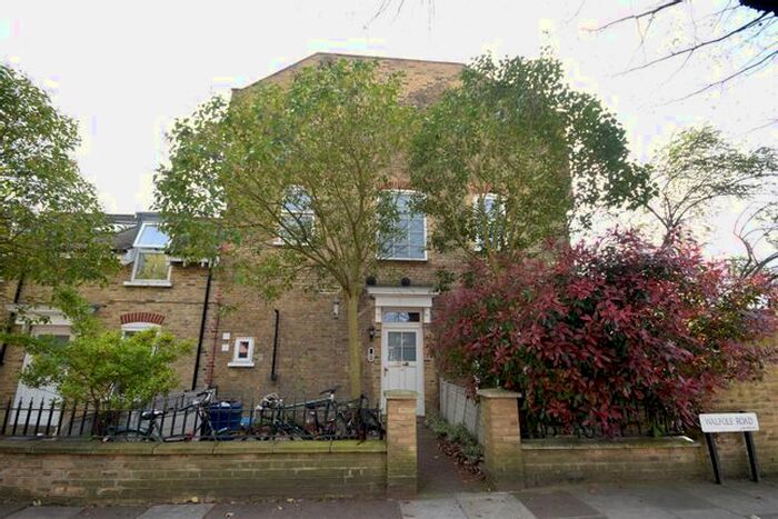 1 Bedroom Flat To Rent In Walpole Road, Twickenham, TW2