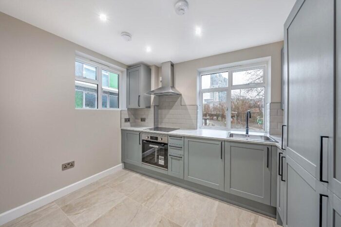 2 Bedroom Flat To Rent In The Hard, Portsmouth, Hampshire, PO1