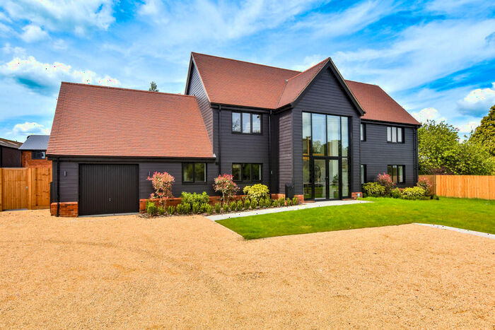 4 Bedroom Barn Conversion For Sale In Priors Hall Farm, Lindsell, CM6