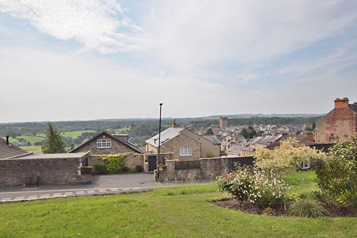 4 Bedroom Semi-Detached House For Sale In Frenchgate, Richmond, DL10