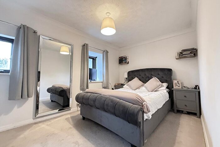 3 Bedroom End Of Terrace House For Sale In Bluehaven Walk, Hook, Hampshire, RG27
