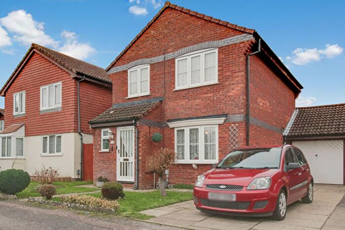 3 Bedroom Link Detached House To Rent In Pembroke Avenue, Eynesbury, PE19