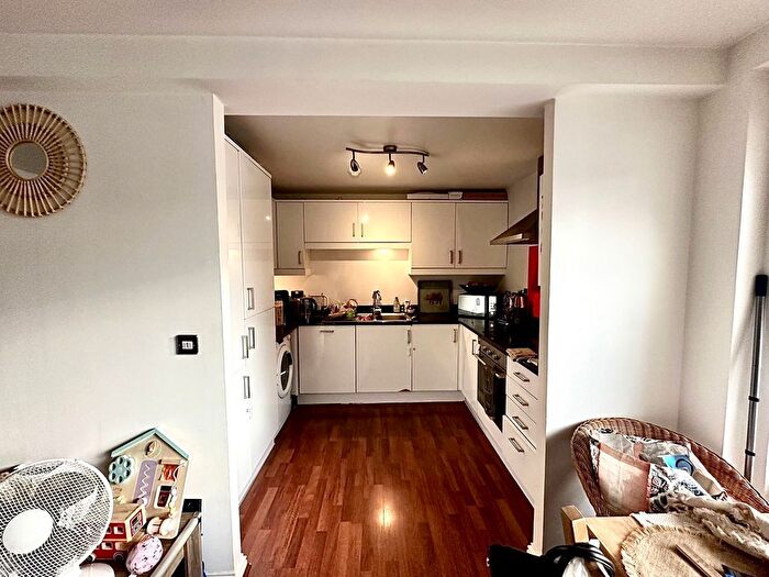 1 Bedroom Flat To Rent In Elm Grove, London, SW19
