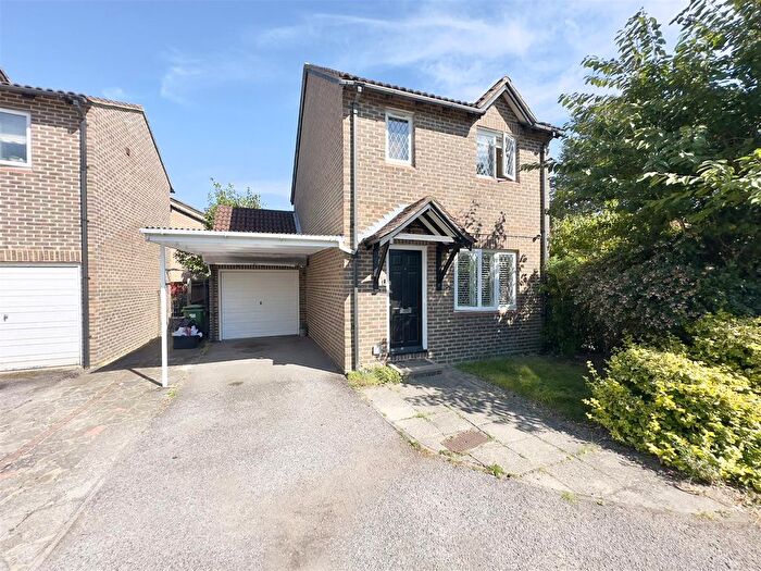 3 Bedroom Detached House To Rent In Stewart Close, Hampton, TW12