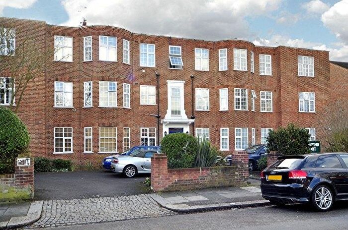 1 Bedroom Flat To Rent In Richmond Court, Richmond Road, London, SW20