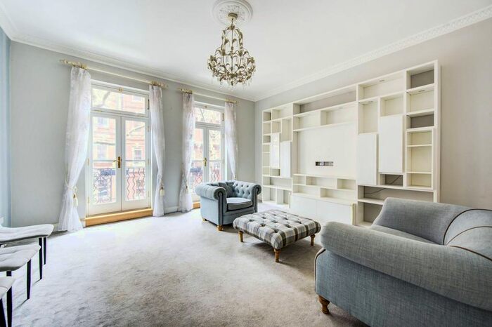 2 Bedroom Flat To Rent In Earls Court Square, Earls Court, London, SW5