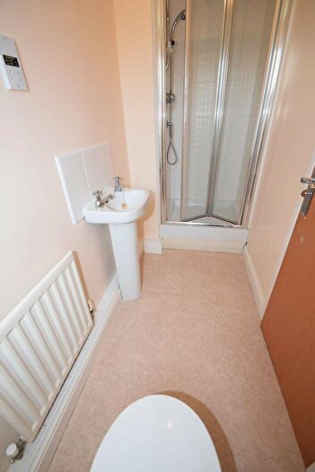 2 Bedroom Flat To Rent In Chorlton Road, Hulme, Manchester, Manchester, M15