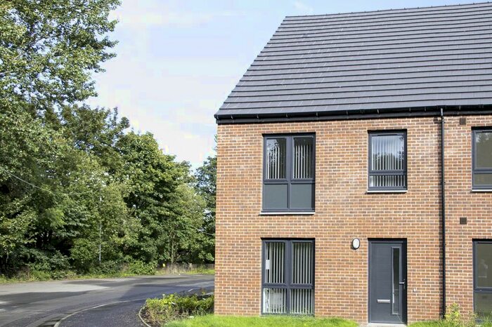 5 Bedroom Semi-Detached House To Rent In Shawholm Crescent, Glasgow, G43