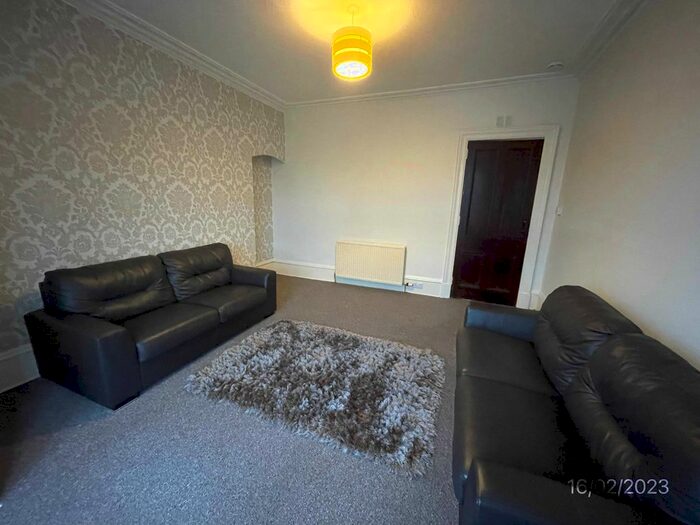 2 Bedroom Flat To Rent In Fonthill Road, Flat, Top Floor Right, Aberdeen, AB11