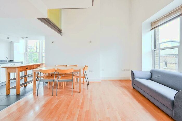 2 Bedroom Flat To Rent In Cadogan Road, Woolwich, London, SE18