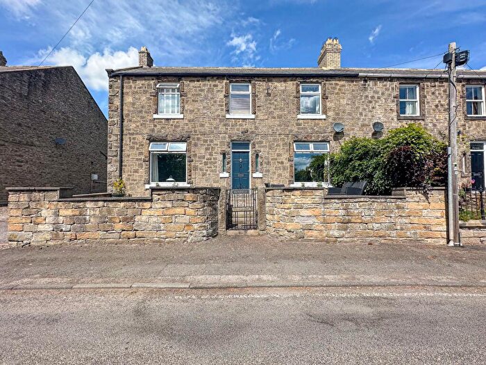 3 Bedroom Semi-Detached House For Sale In Lead Road, Greenside, Ryton, NE40