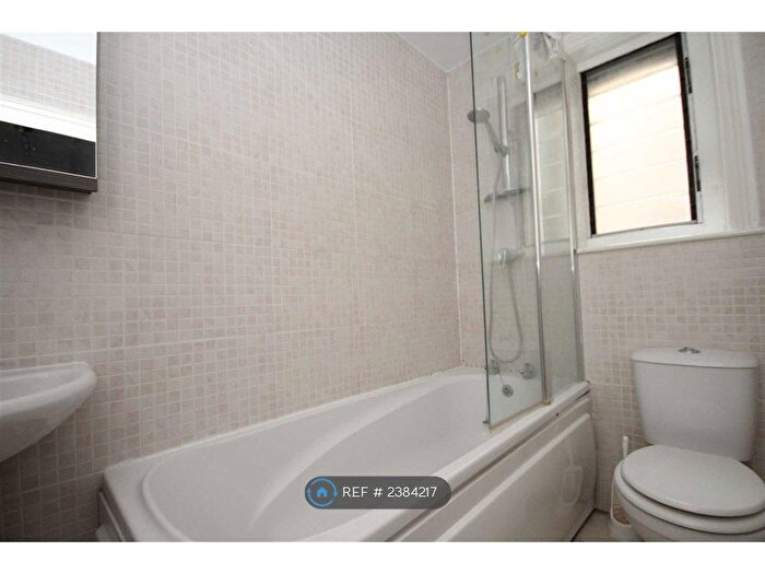 1 Bedroom Flat To Rent In Perham Road, London, W14