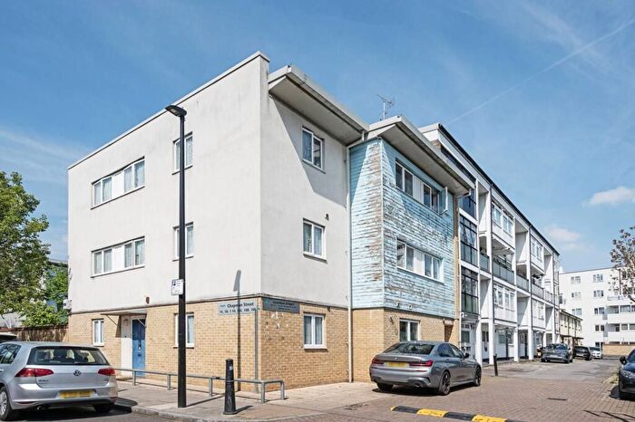 4 Bedroom Flat For Sale In Chapman Street, Shadwell, London, E1