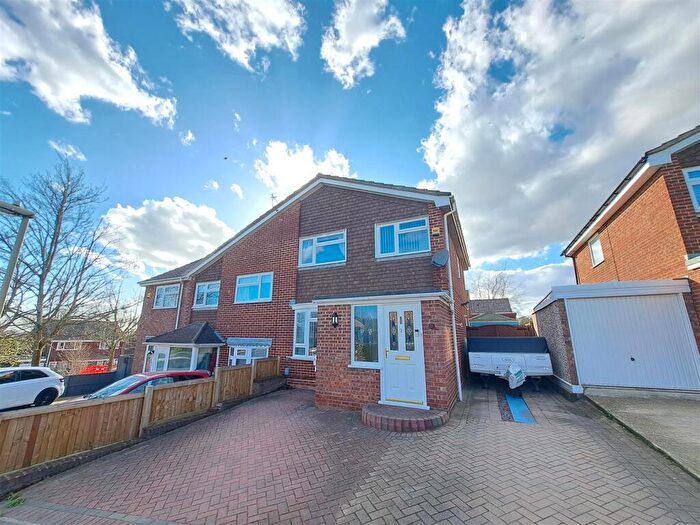 3 Bedroom Semi-Detached House For Sale In Leckford Close, Portchester, PO16