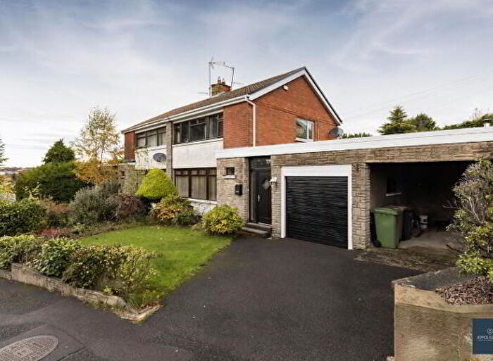 3 Bedroom Semi-Detached House For Sale In Kensington Avenue, Banbridge, BT32