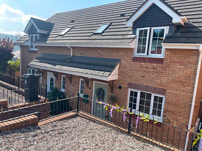 3 Bedroom Semi-Detached House For Sale In Hopkin Street, Pontardawe, Swansea, SA8