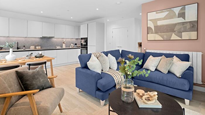 3 Bedroom Flat For Sale In Pegler Square, London, SE3