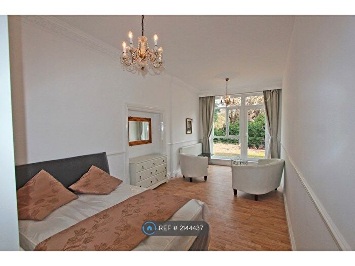 Studio To Rent In Pearson Park, Hull, HU5