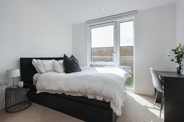 2 Bedroom Apartment To Rent In Plough Way, London, SE16