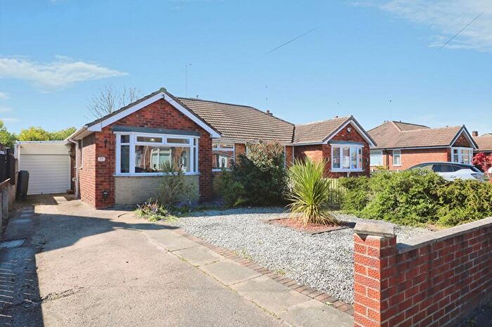 2 Bedroom Semi-Detached Bungalow For Sale In Sherwood Drive, Hull, HU4